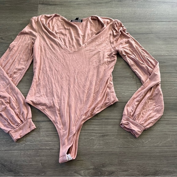 Lulu’s Womens Mauve Body Suit Long Sleeve Relaxed Sleeves Thong Size Large - Picture 2 of 8